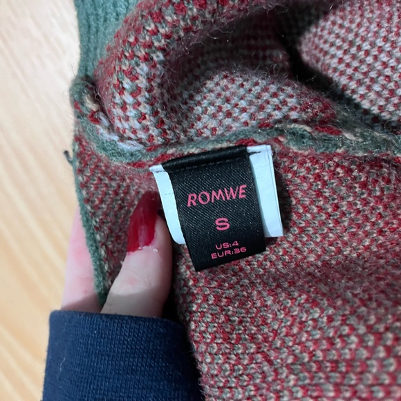 halter top - Picture 2 of 2